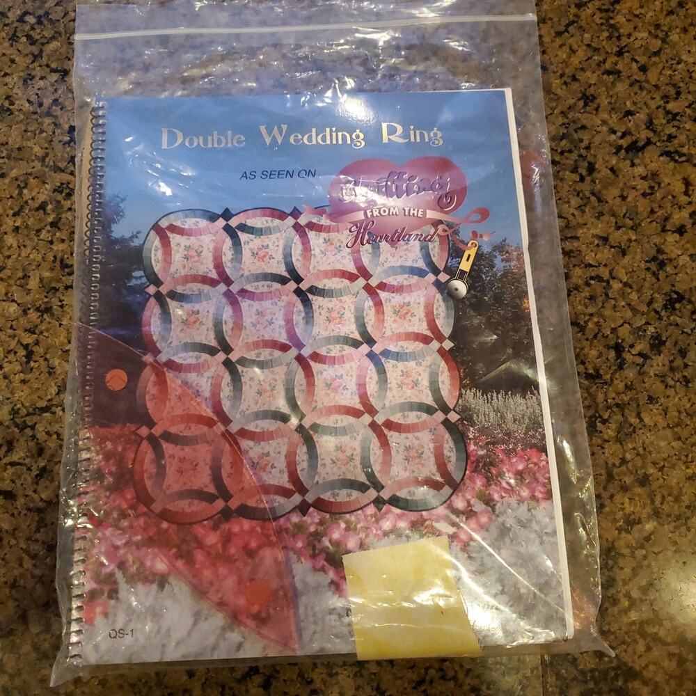 Double wedding ring quilt pattern